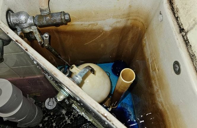 429河内長野市タンク内部のゴム劣化による水漏れ修理施工事例